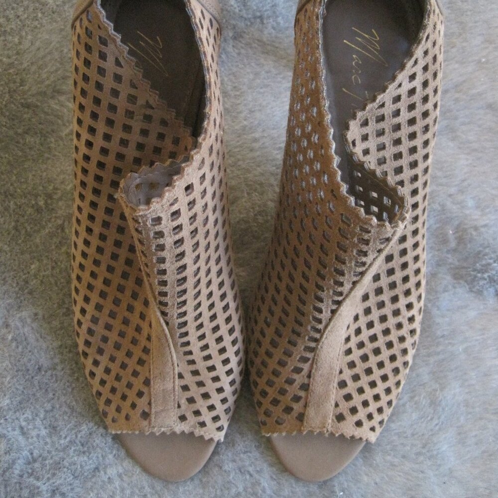 MARC FISHER PEDDLE PEEP TOE LASER CUT TAUPE BOOTIE 9.5